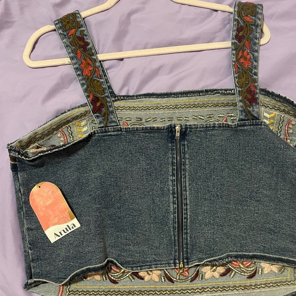 ARULA Multicolor Embroidered Crop Top - Picture 3 of 3